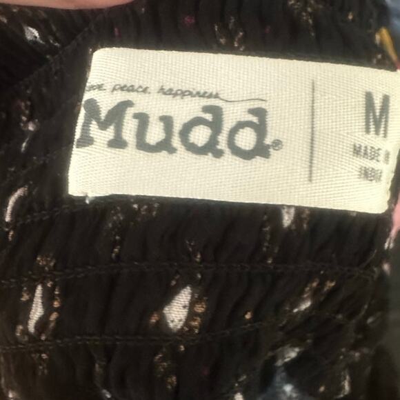 Mudd Boho Smocked Waist Mini Skirt – Black & White Pattern - Picture 4 of 5